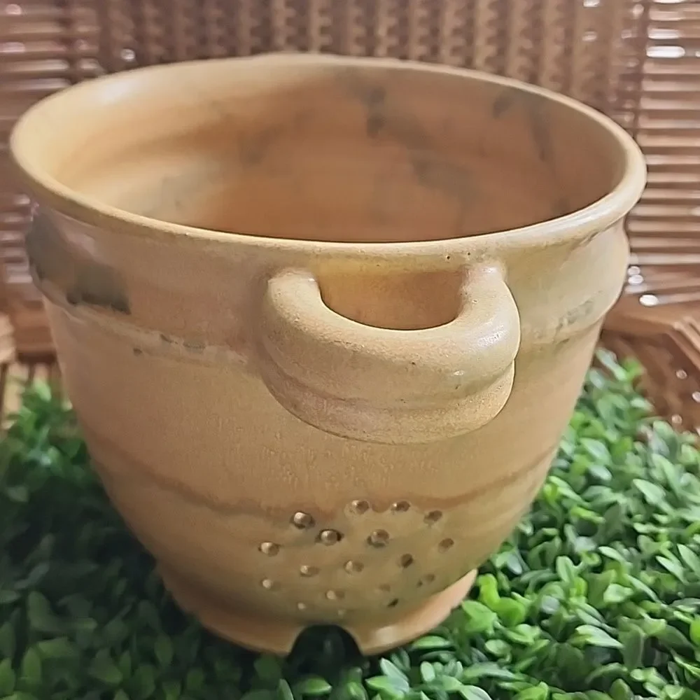 Vintage Art Pottery Berry Collander Jim Davis